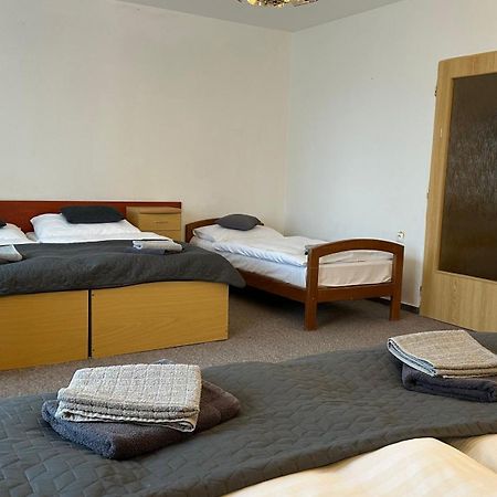 Loučná pod Klínovcem Hotel Pod Vlekem מראה חיצוני תמונה