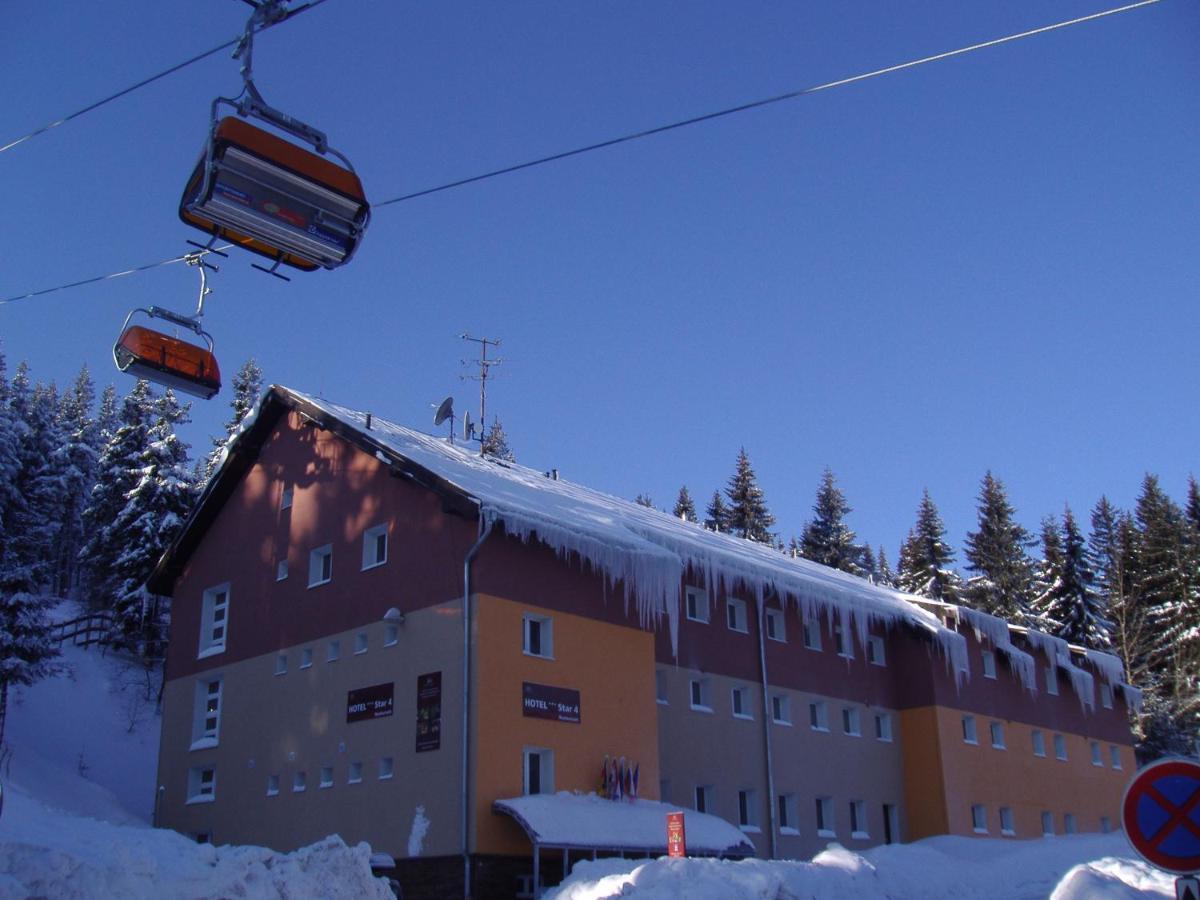 Loučná pod Klínovcem Hotel Pod Vlekem מראה חיצוני תמונה