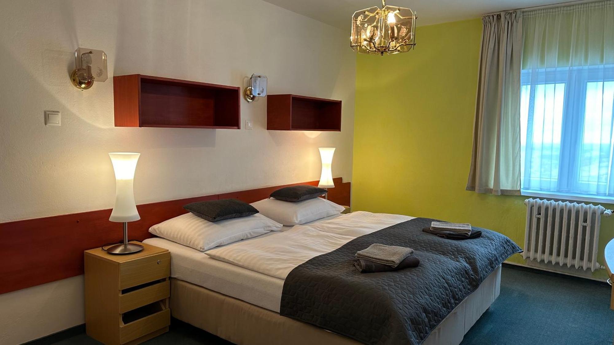 Loučná pod Klínovcem Hotel Pod Vlekem מראה חיצוני תמונה