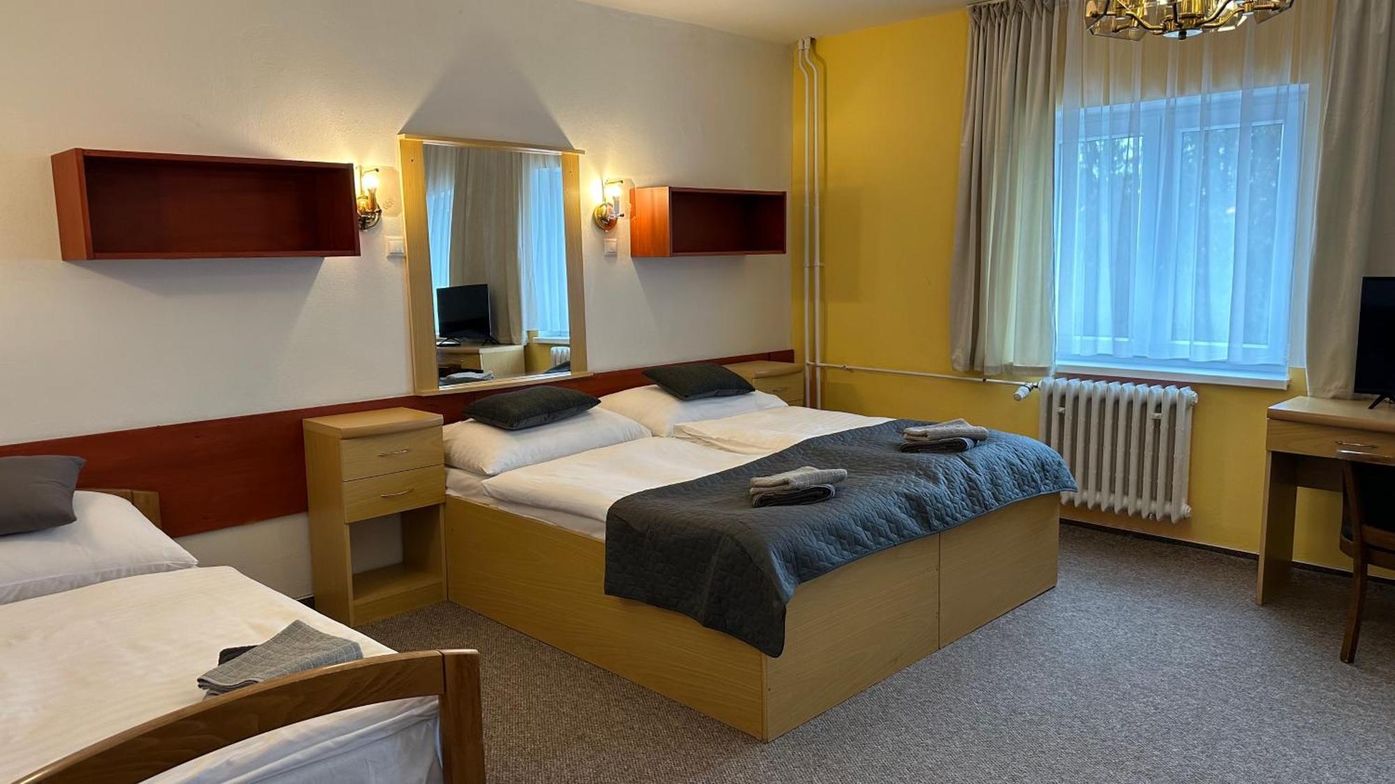 Loučná pod Klínovcem Hotel Pod Vlekem מראה חיצוני תמונה